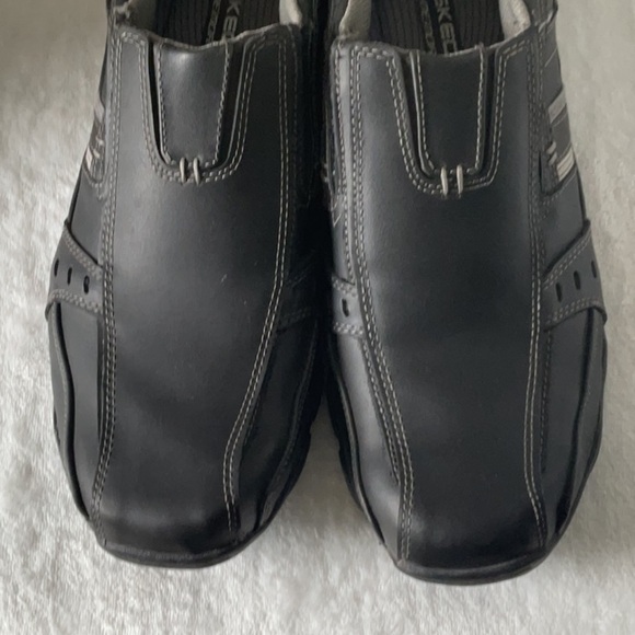 Skechers Black Slip-On Loafers with Polished Finish - Picture 4 of 8